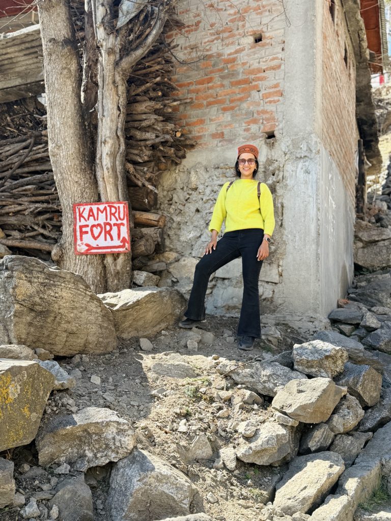 Enroute Kamru Fort